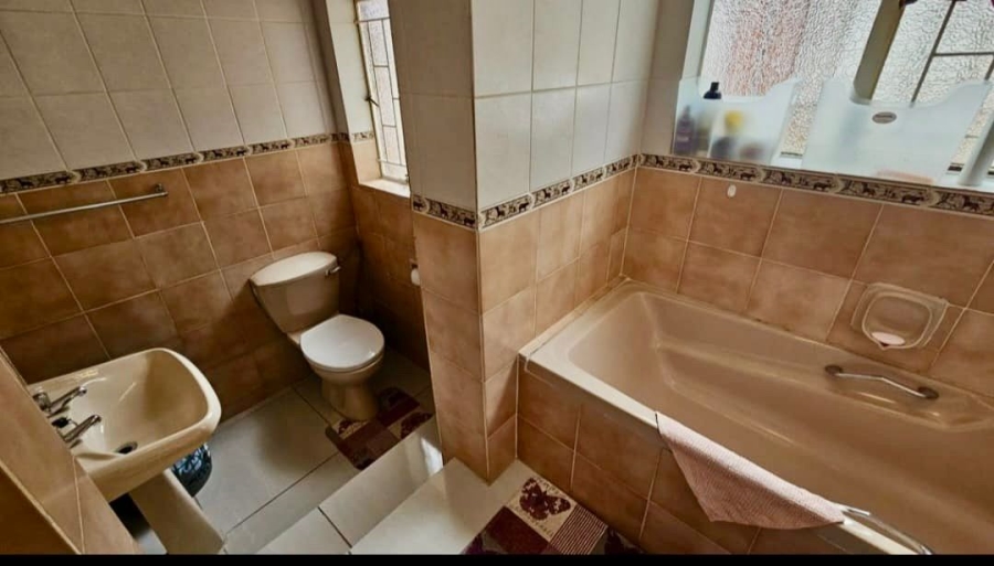 5 Bedroom Property for Sale in Cashan North West